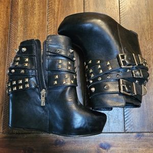 BCBG rock and roll platform booties! Size 8.5